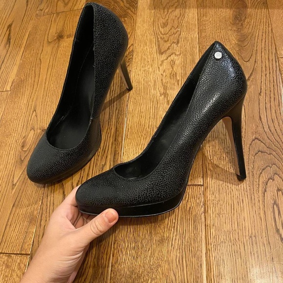 Calvin Klein Black Textured Stiletto Heels size 9 - Picture 3 of 5